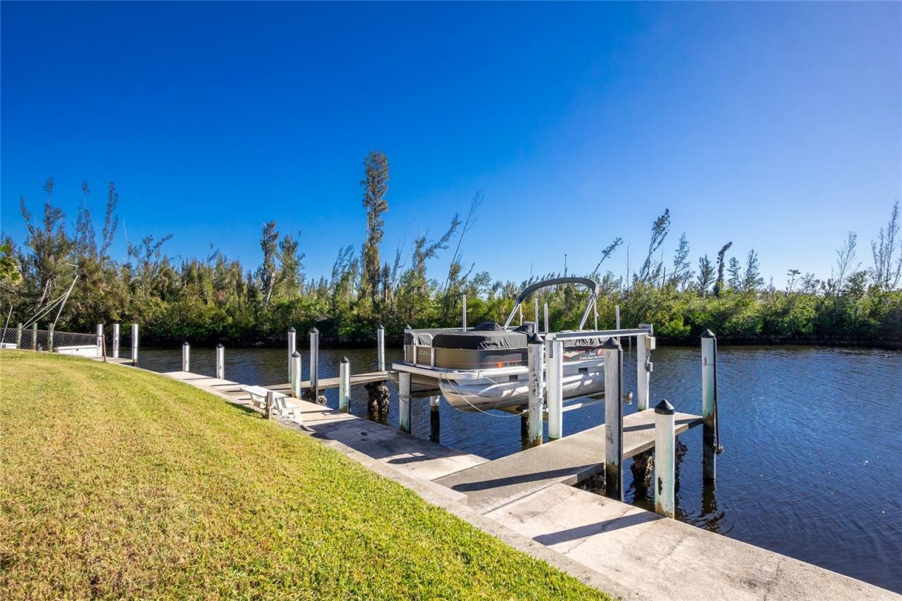 1358 Rock Dove Court, Unit 7, Punta Gorda, FL 33950 Photo