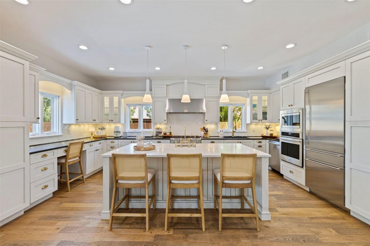 1101 Jungle Avenue N, Saint Petersburg, FL 33710 Photo