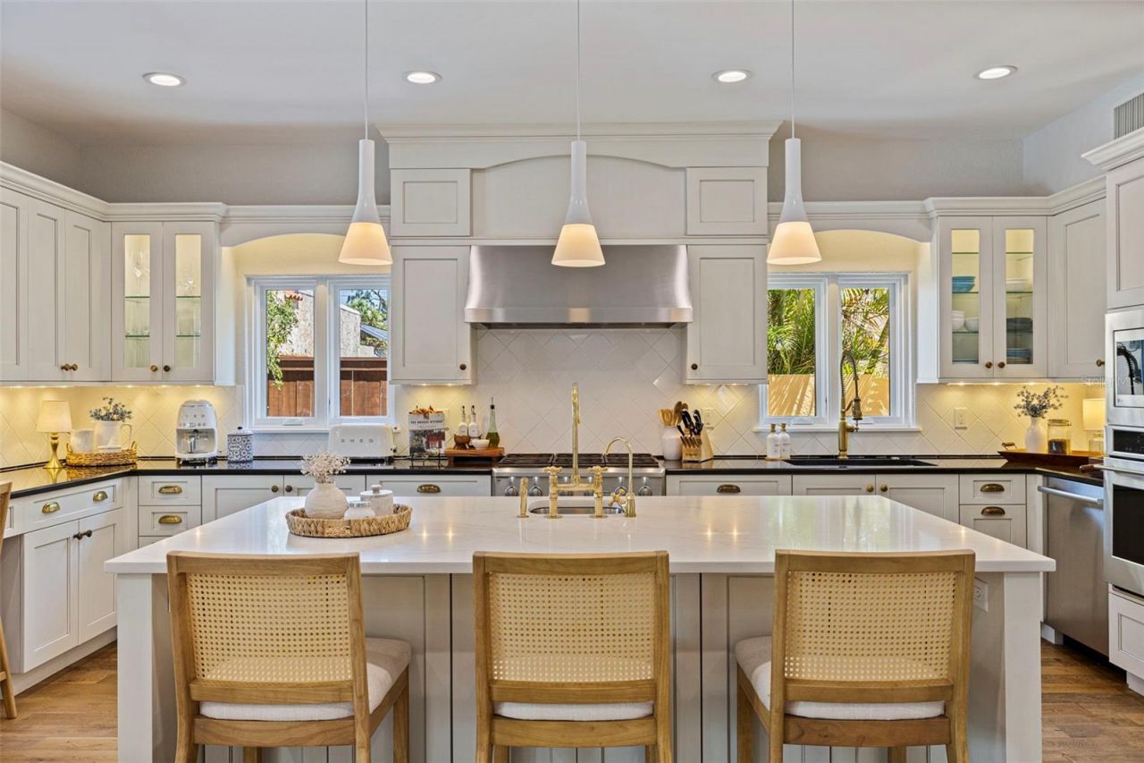 1101 Jungle Avenue N, Saint Petersburg, FL 33710 Photo