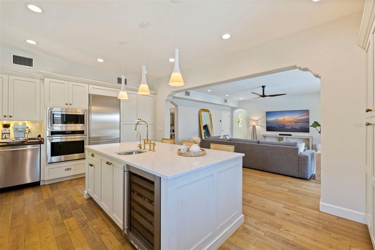 1101 Jungle Avenue N, Saint Petersburg, FL 33710 Photo
