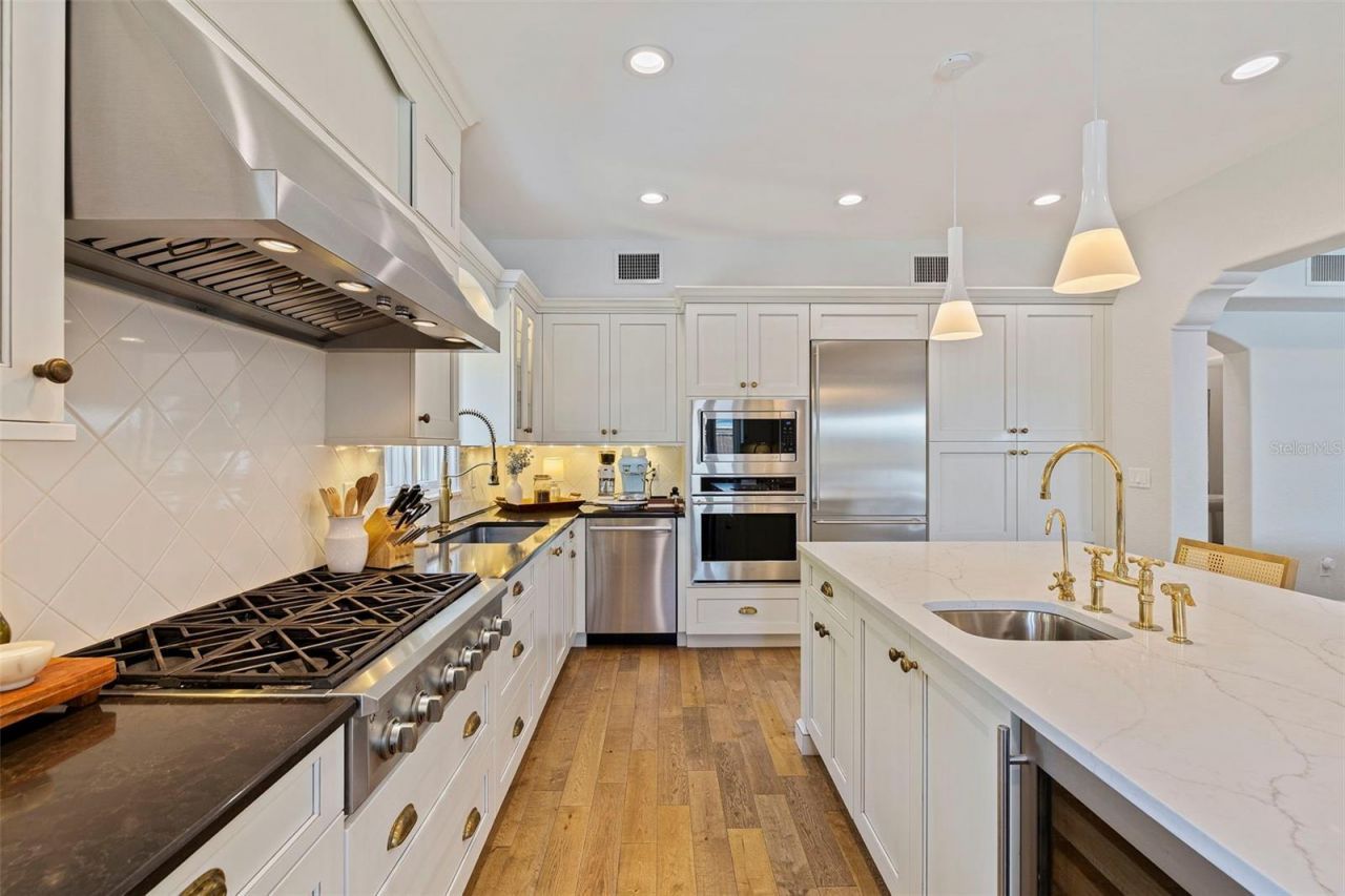 1101 Jungle Avenue N, Saint Petersburg, FL 33710 Photo
