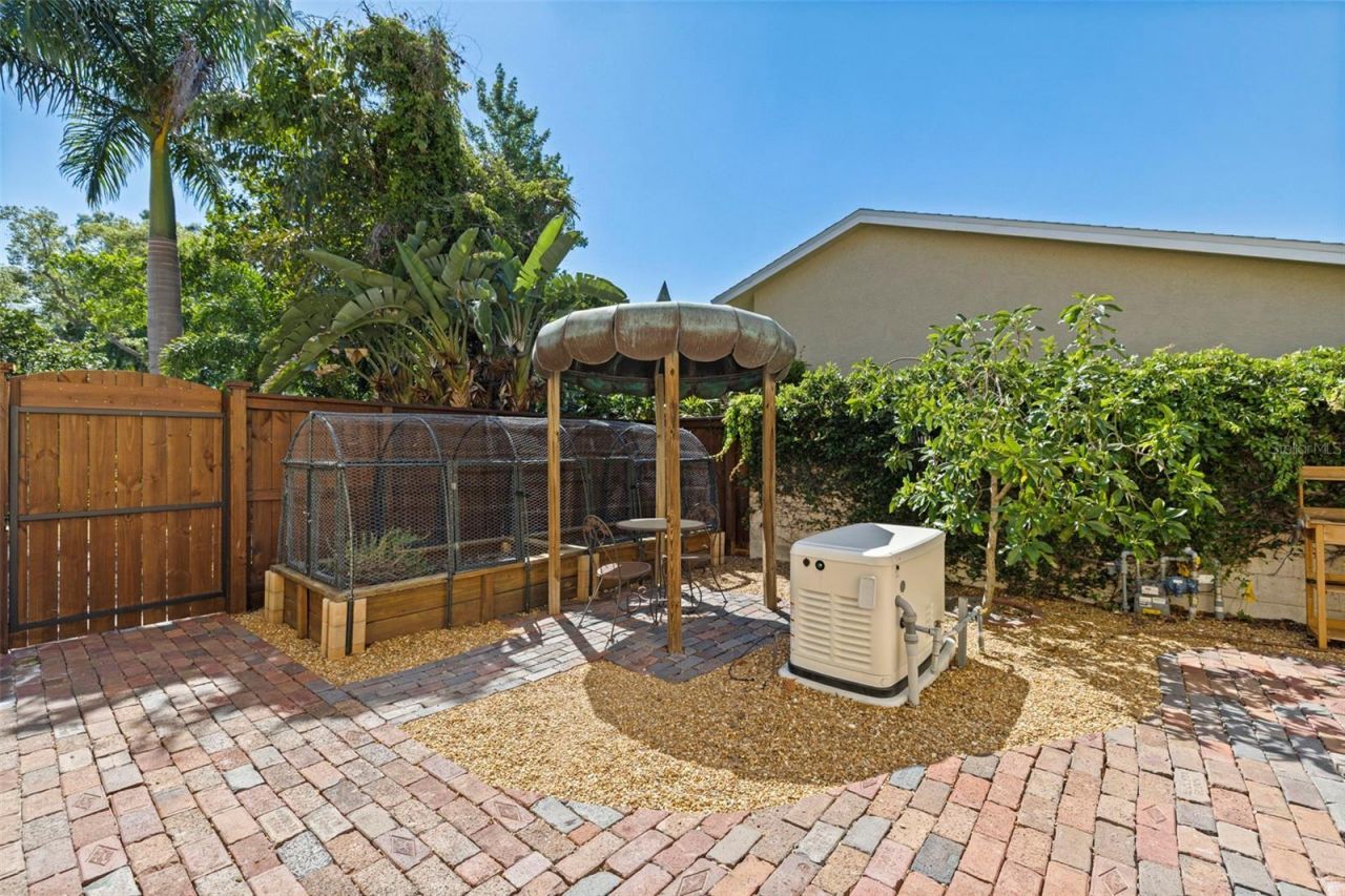 1101 Jungle Avenue N, Saint Petersburg, FL 33710 Photo