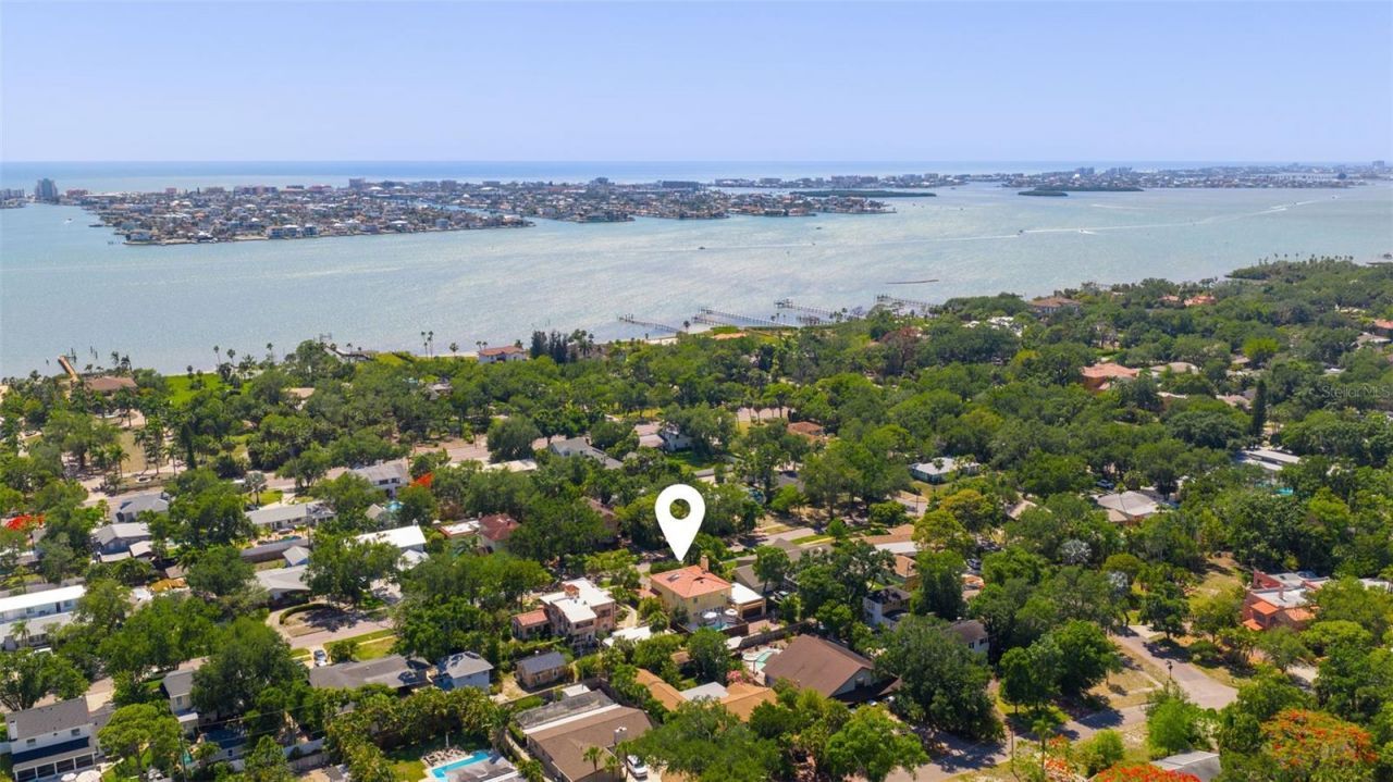1101 Jungle Avenue N, Saint Petersburg, FL 33710 Photo