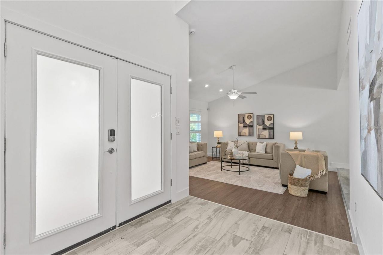 13915 Whisperwood Drive, Clearwater, FL 33762 Photo