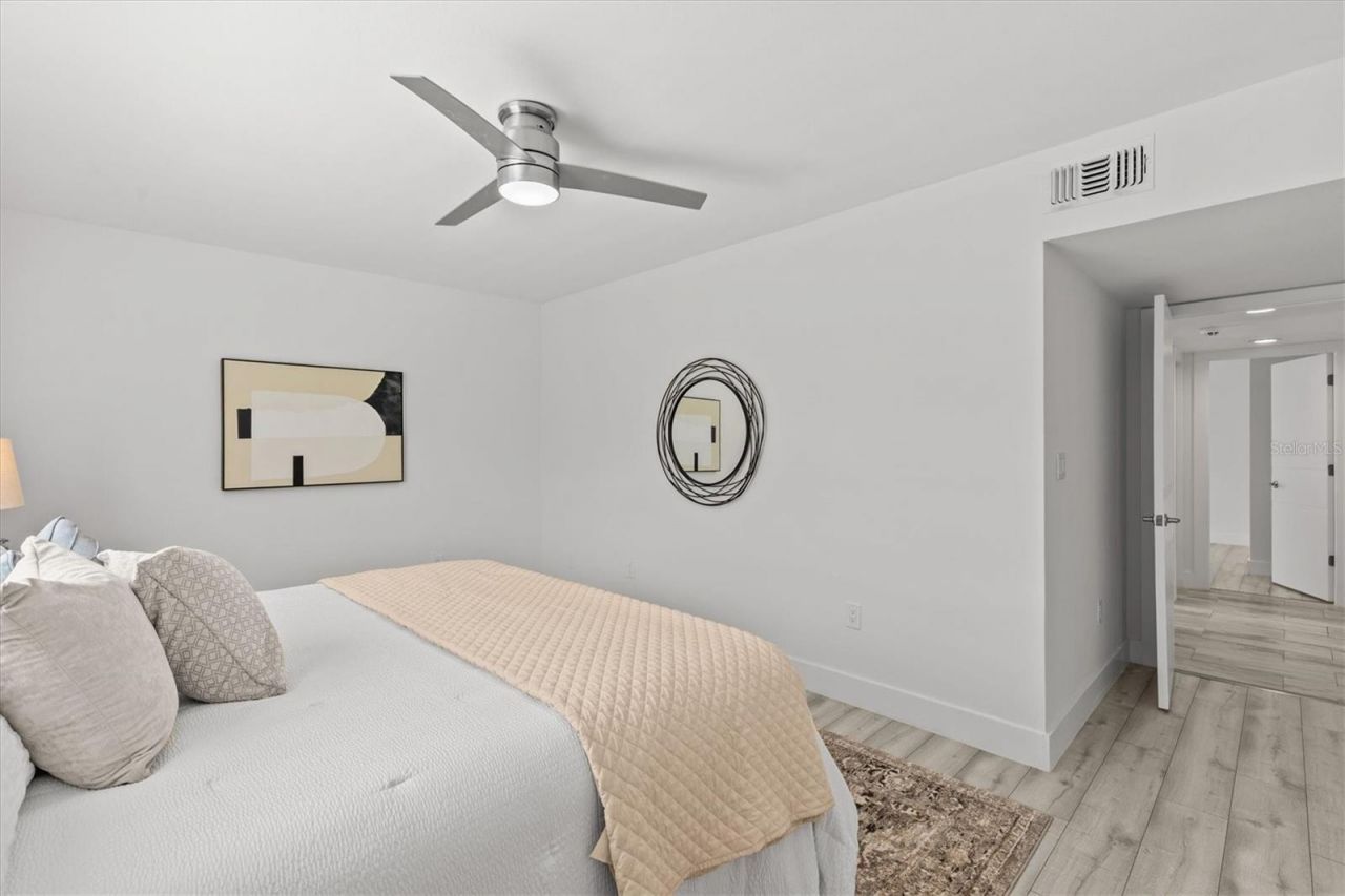 13915 Whisperwood Drive, Clearwater, FL 33762 Photo