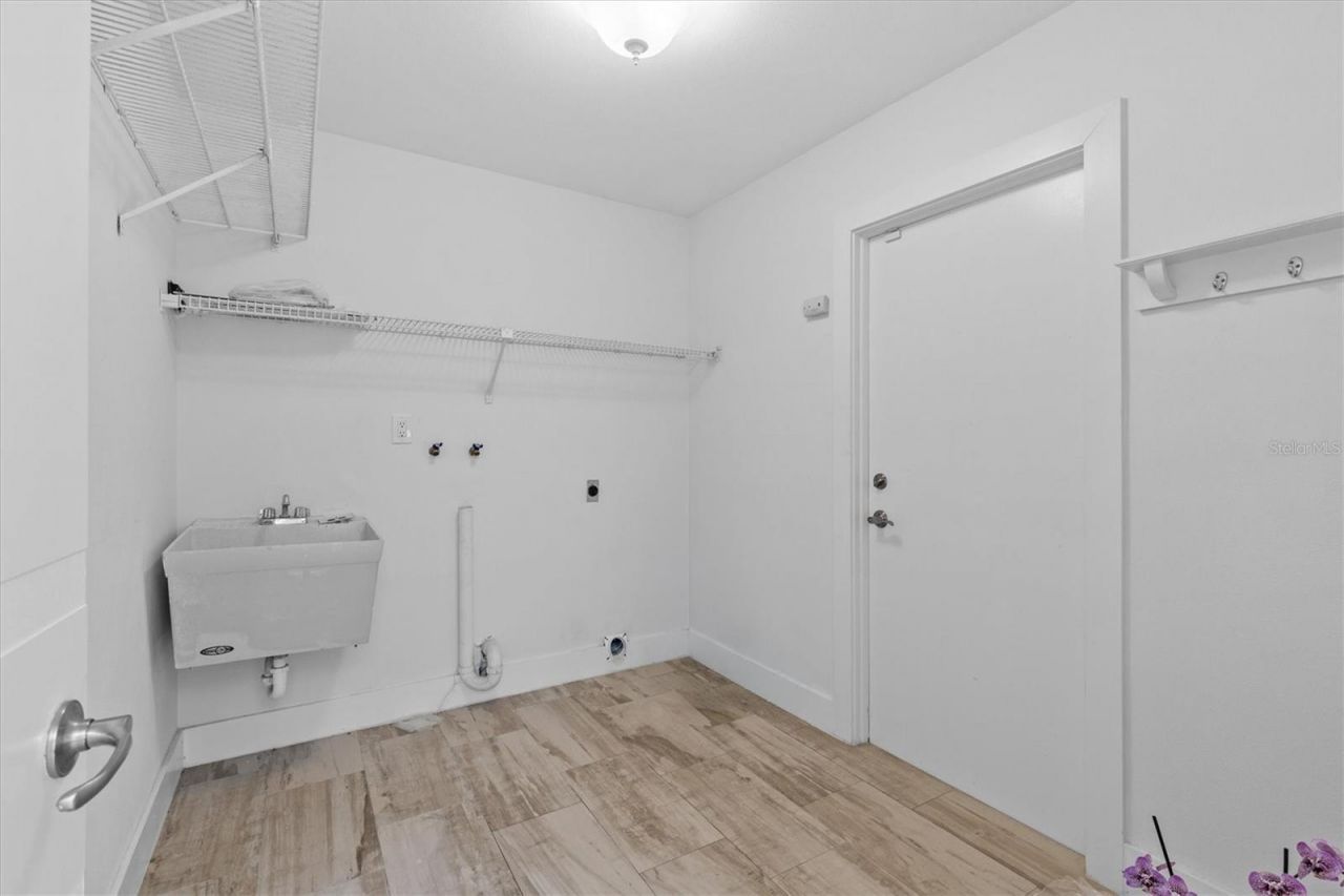 13915 Whisperwood Drive, Clearwater, FL 33762 Photo