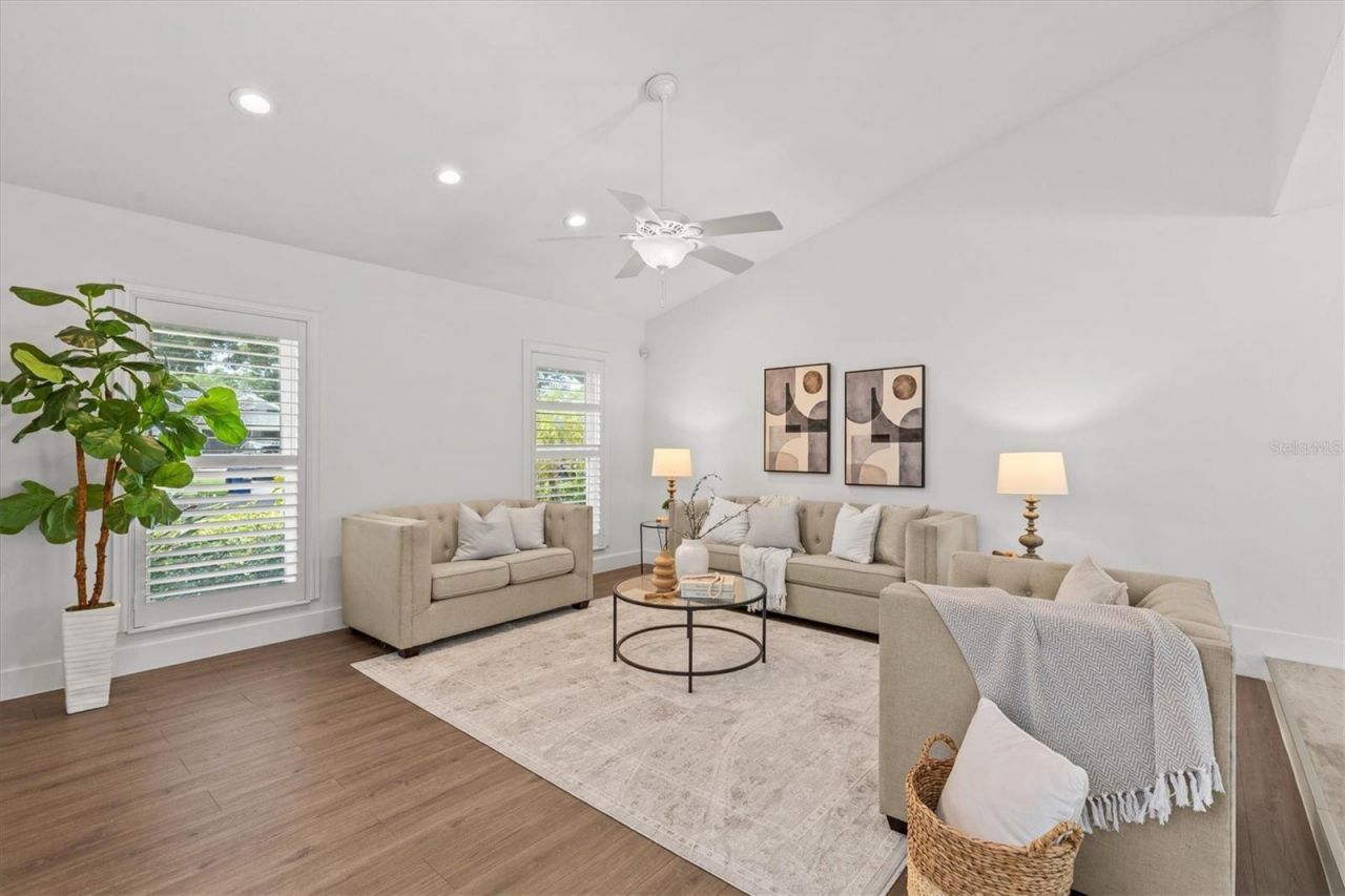 13915 Whisperwood Drive, Clearwater, FL 33762 Photo
