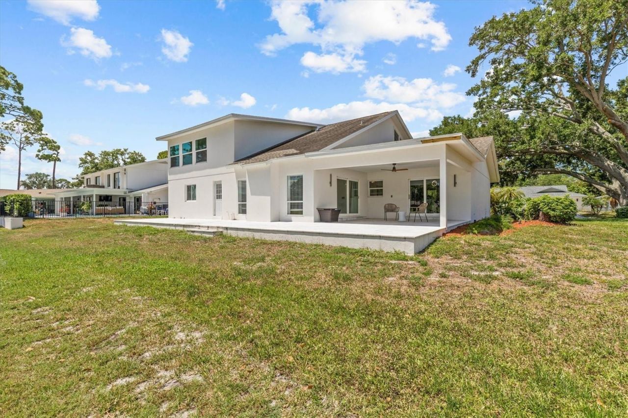 13915 Whisperwood Drive, Clearwater, FL 33762 Photo