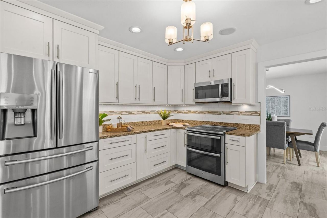 13915 Whisperwood Drive, Clearwater, FL 33762 Photo