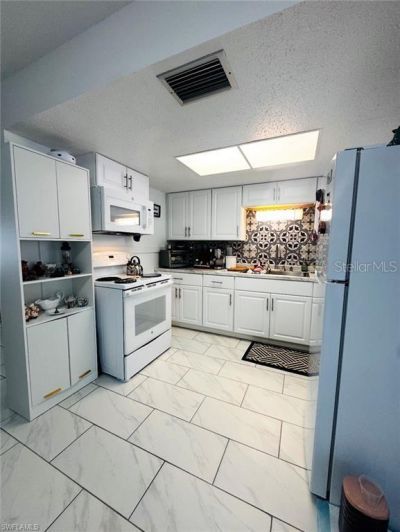 710 Aqui Esta Drive, Punta Gorda, FL 33950 Photo