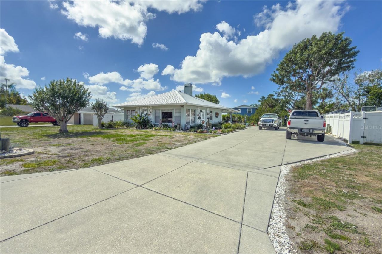 4517 8th Street Court E, Ellenton, FL 34222 Photo