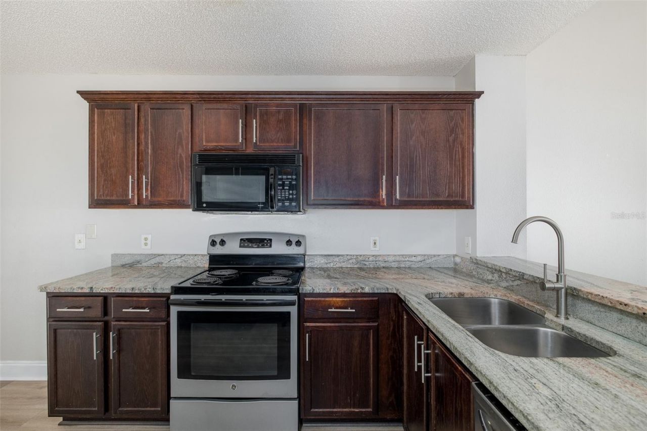 7900 Hardwick Drive, Unit 827, New Port Richey, FL 34653 Photo