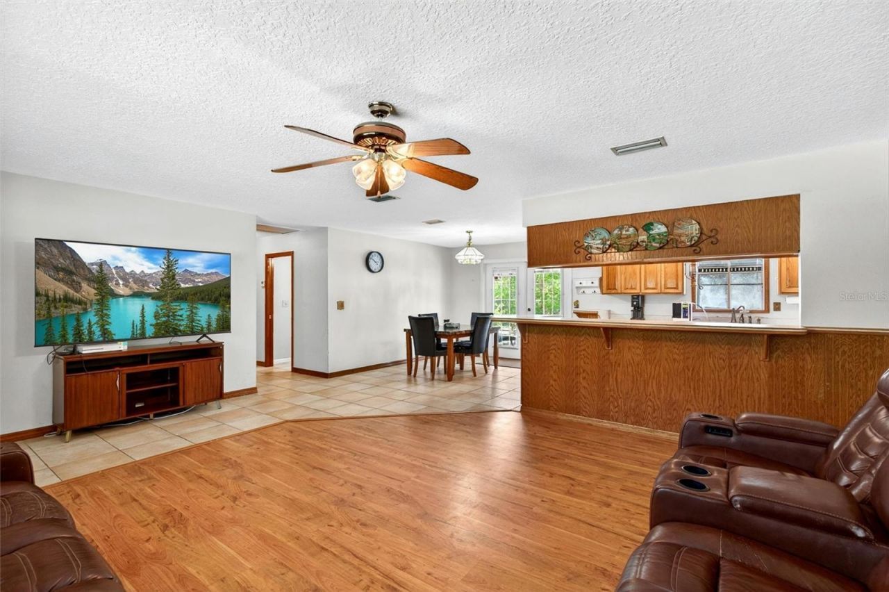 5390 East Avenue , De Leon Springs, FL 32130 Photo