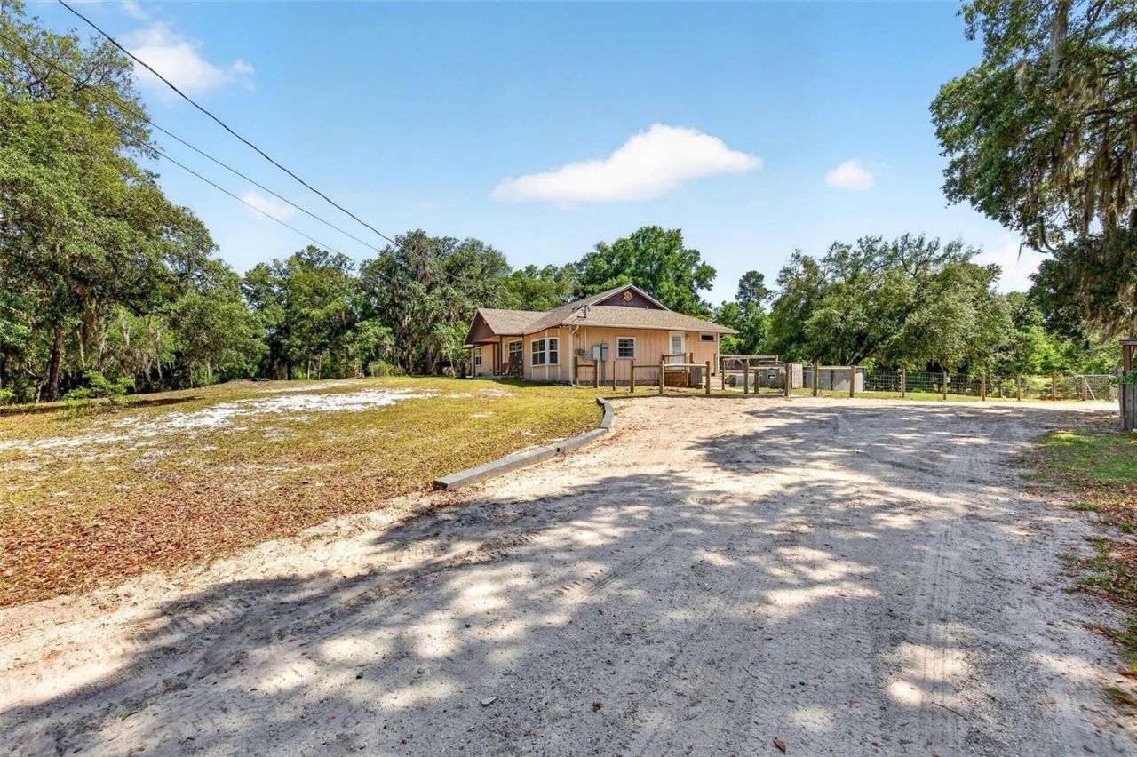 5390 East Avenue , De Leon Springs, FL 32130 Photo