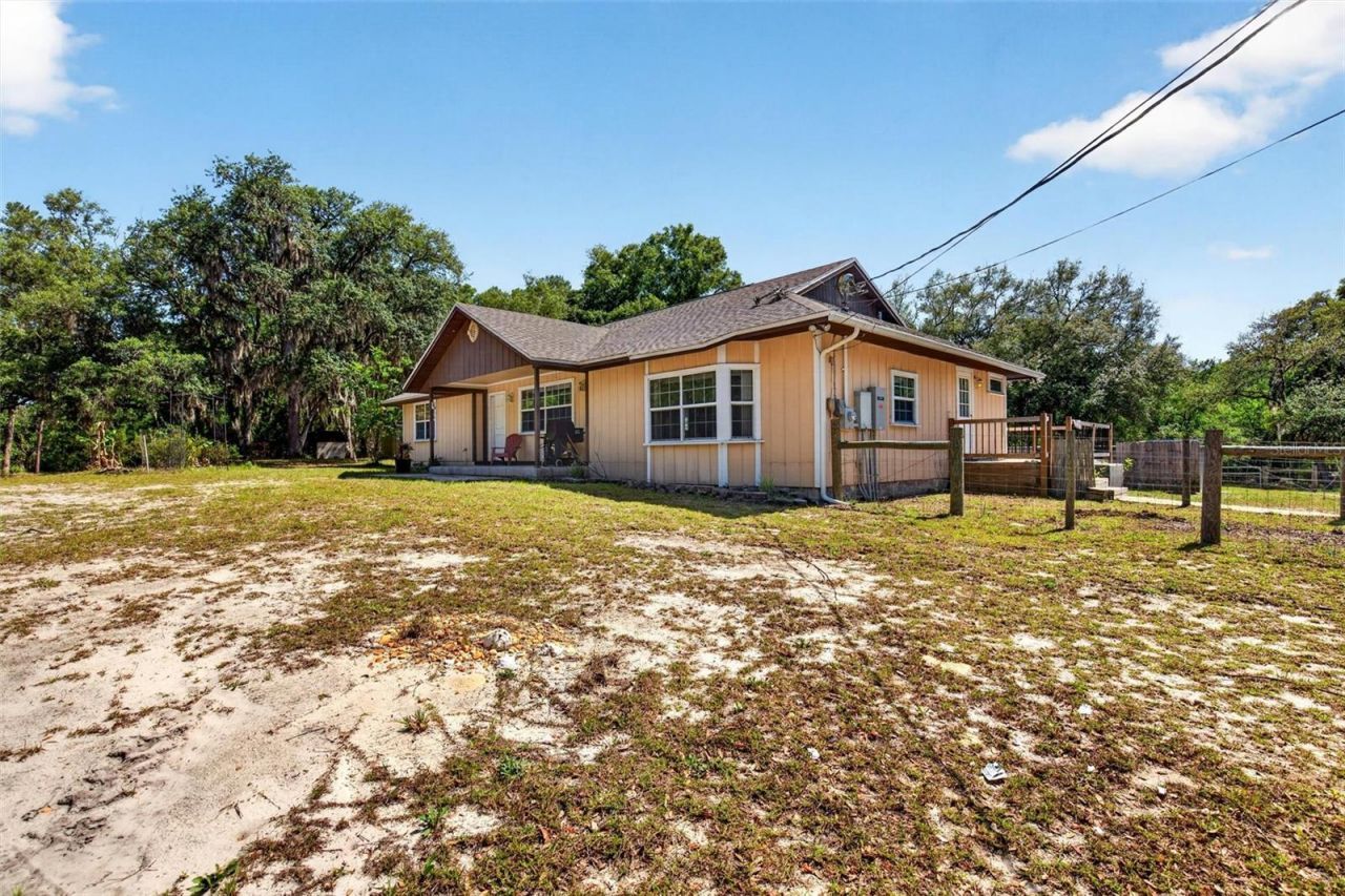 5390 East Avenue , De Leon Springs, FL 32130 Photo