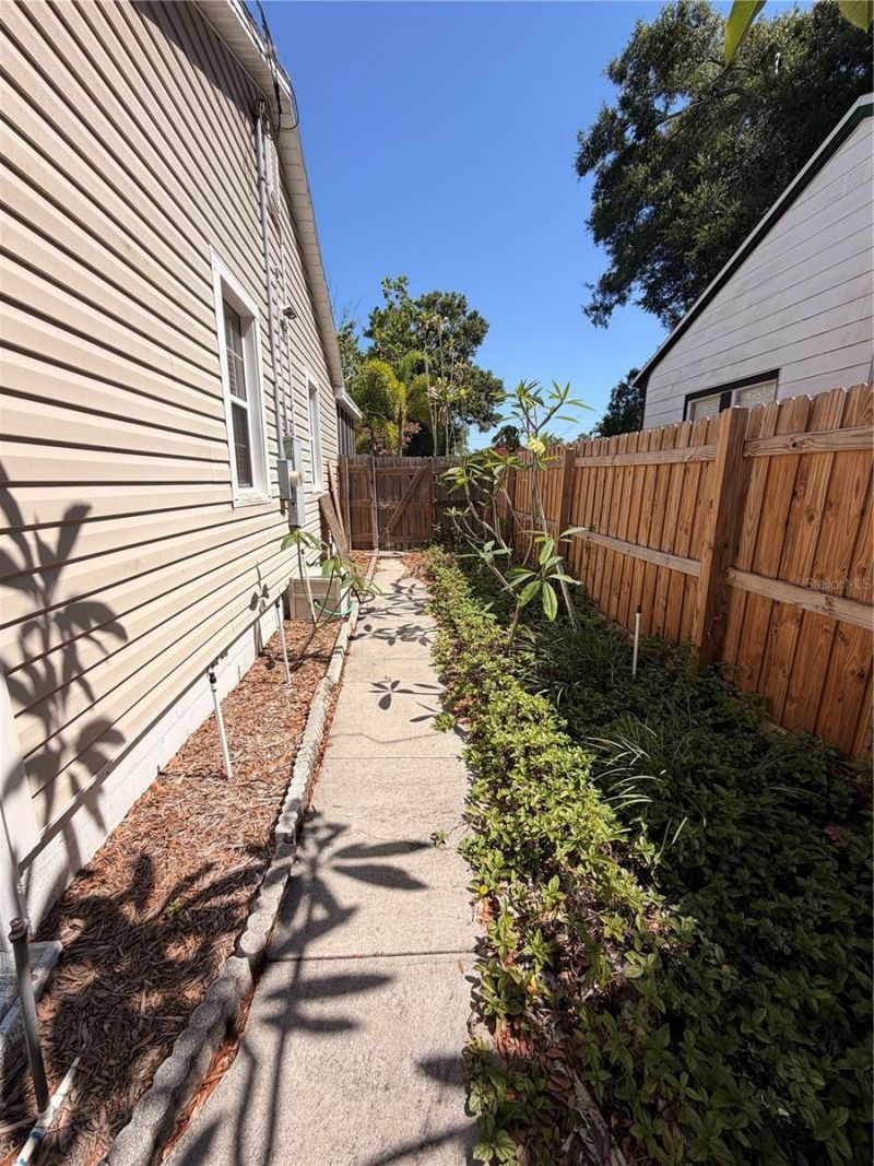 3620 Burlington Avenue N, Saint Petersburg, FL 33713 Photo