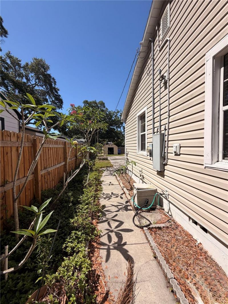 3620 Burlington Avenue N, Saint Petersburg, FL 33713 Photo