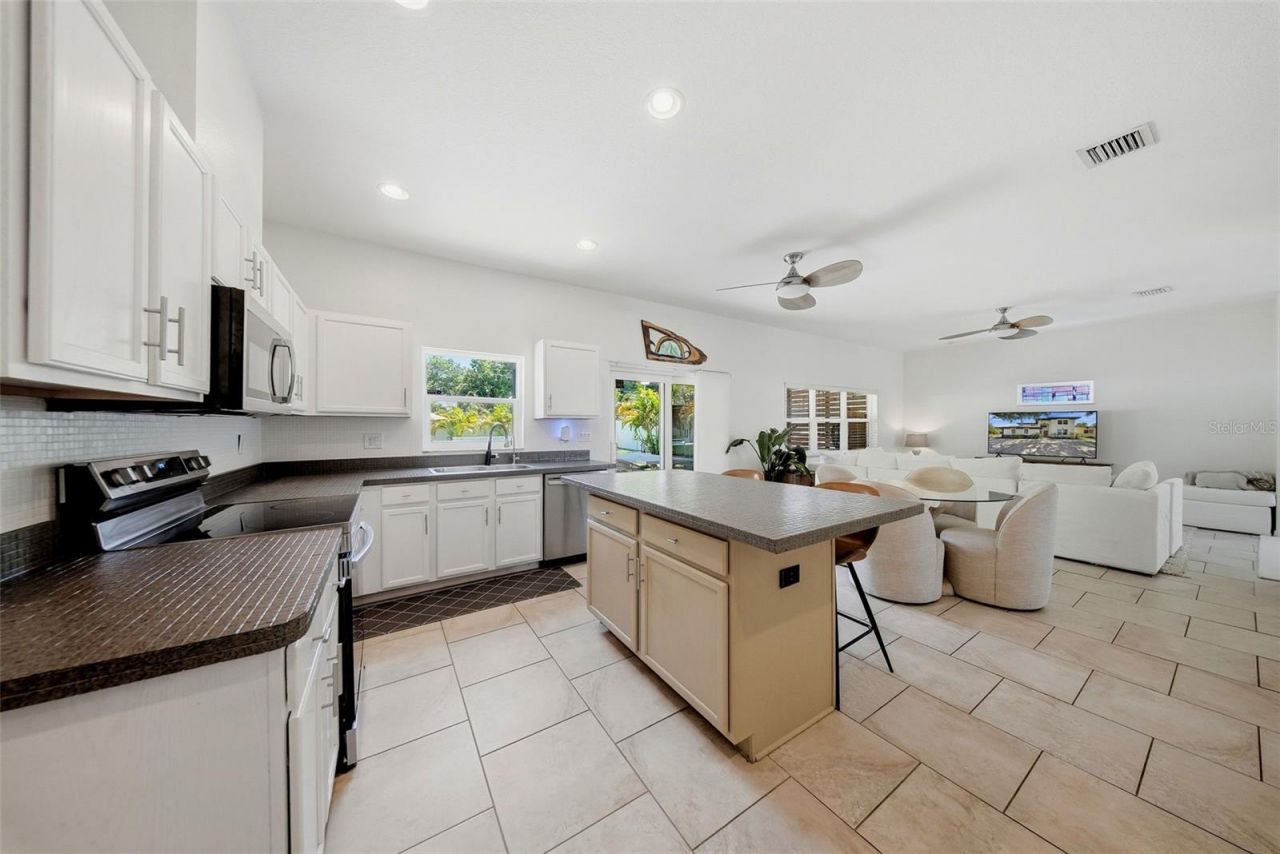 236 15th Avenue Se, Saint Petersburg, FL 33701 Photo