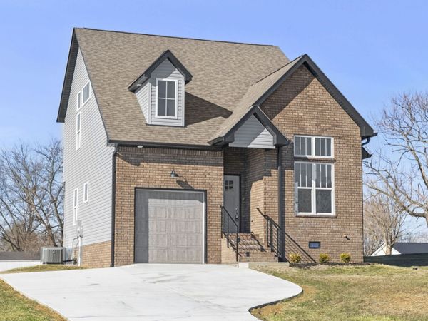 208 Freedom Dr , Portland, TN 37148