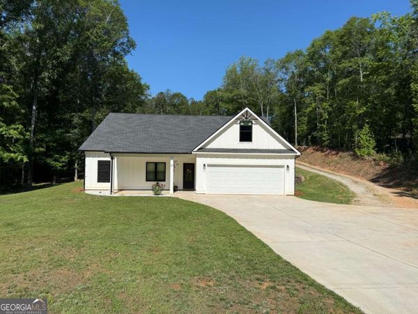 30 West Greenwood Drive, Carrollton, GA 30117