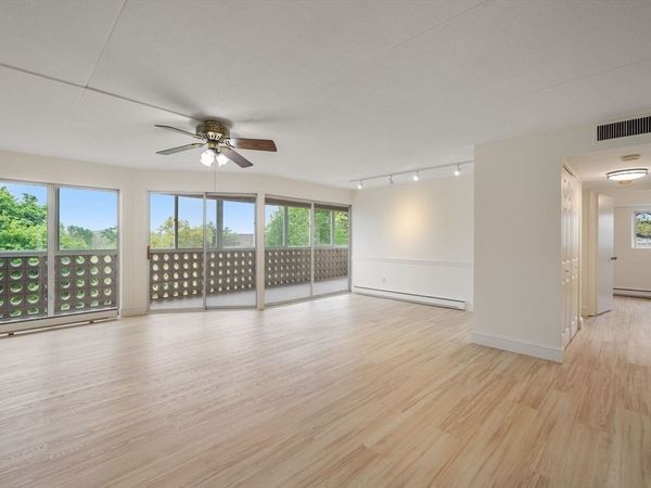 53 Melrose St, Unit 5H, Melrose, MA 02176
