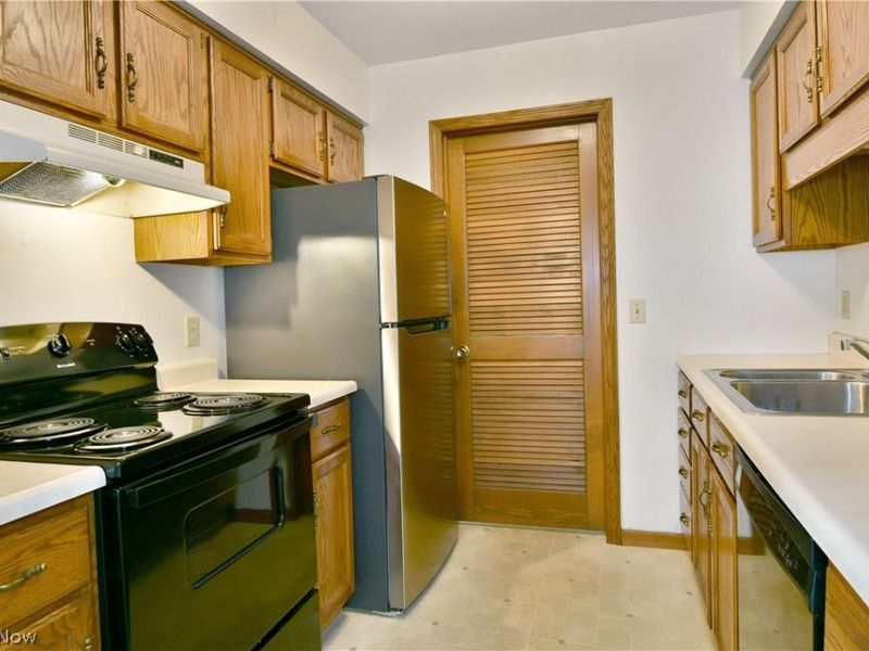 2237 Cadwallader Sonk, Unit A, Cortland, OH 44410 Photo 14