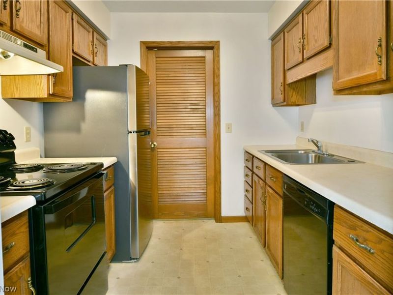2237 Cadwallader Sonk, Unit A, Cortland, OH 44410 Photo 15