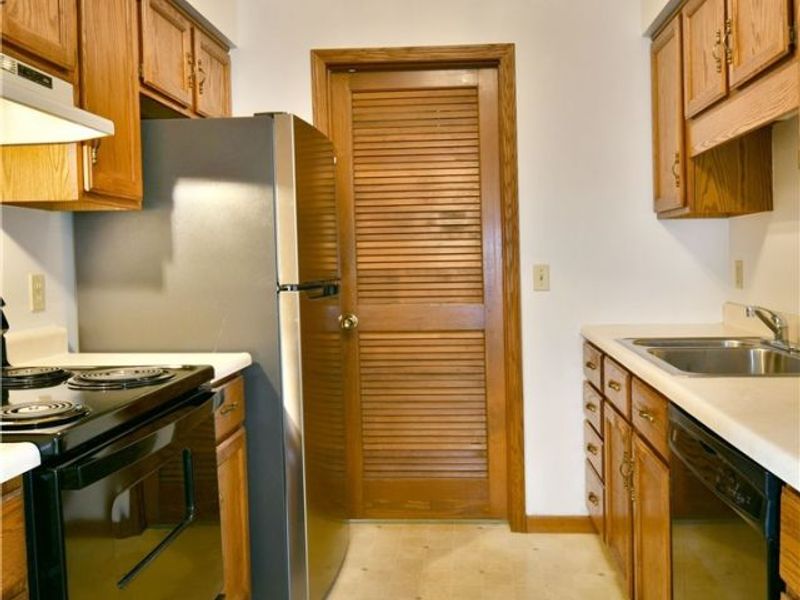 2237 Cadwallader Sonk, Unit A, Cortland, OH 44410 Photo 16