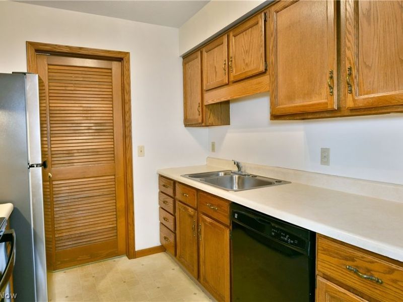 2237 Cadwallader Sonk, Unit A, Cortland, OH 44410 Photo 17