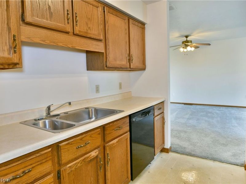 2237 Cadwallader Sonk, Unit A, Cortland, OH 44410 Photo 19