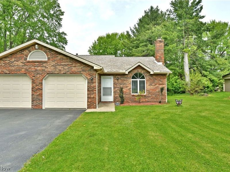 2237 Cadwallader Sonk, Unit A, Cortland, OH 44410 Photo 2