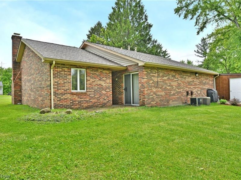 2237 Cadwallader Sonk, Unit A, Cortland, OH 44410 Photo 5
