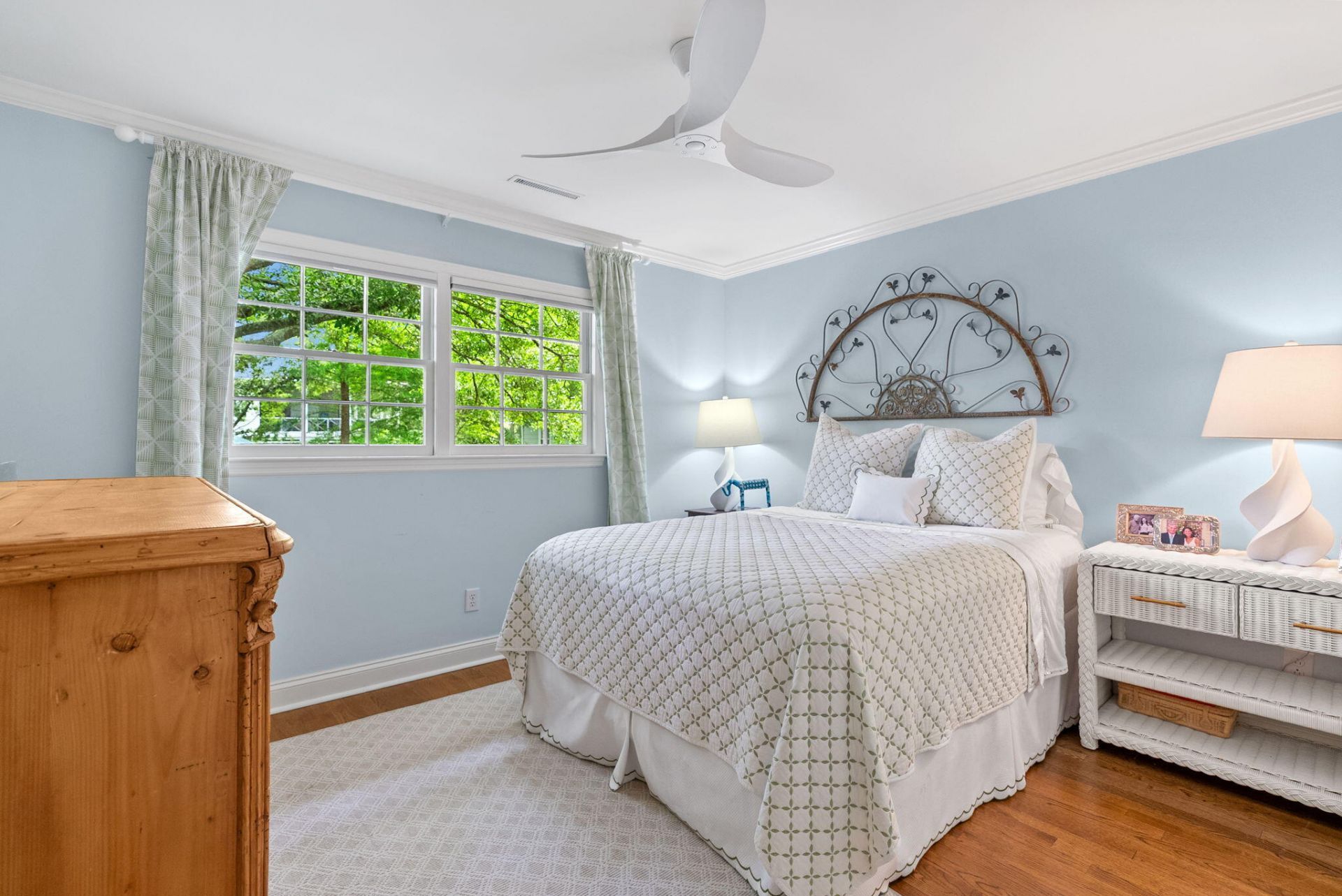 708 Pitt Street Photo 23