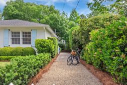 708 Pitt Street photo 4