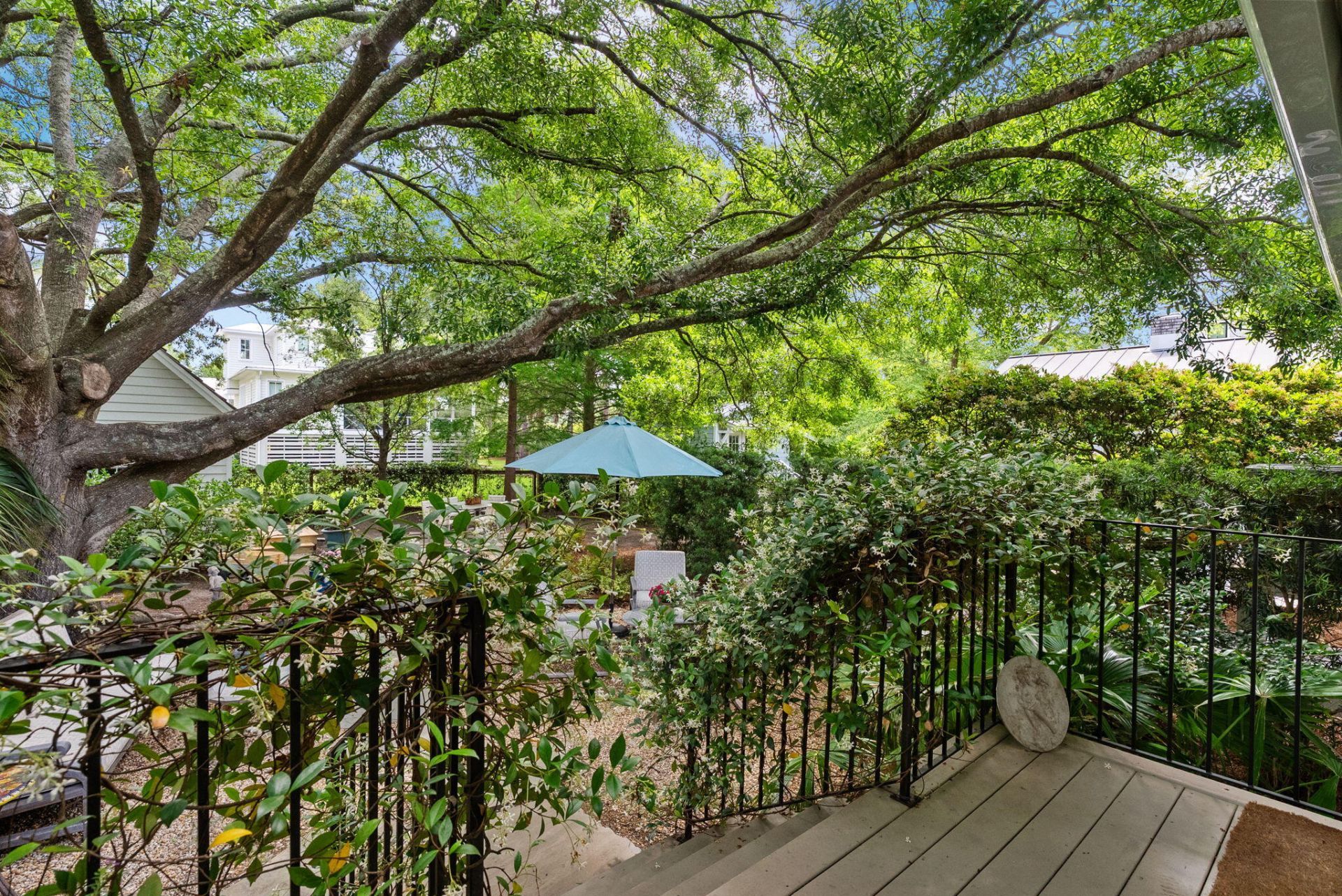 708 Pitt Street Photo 31