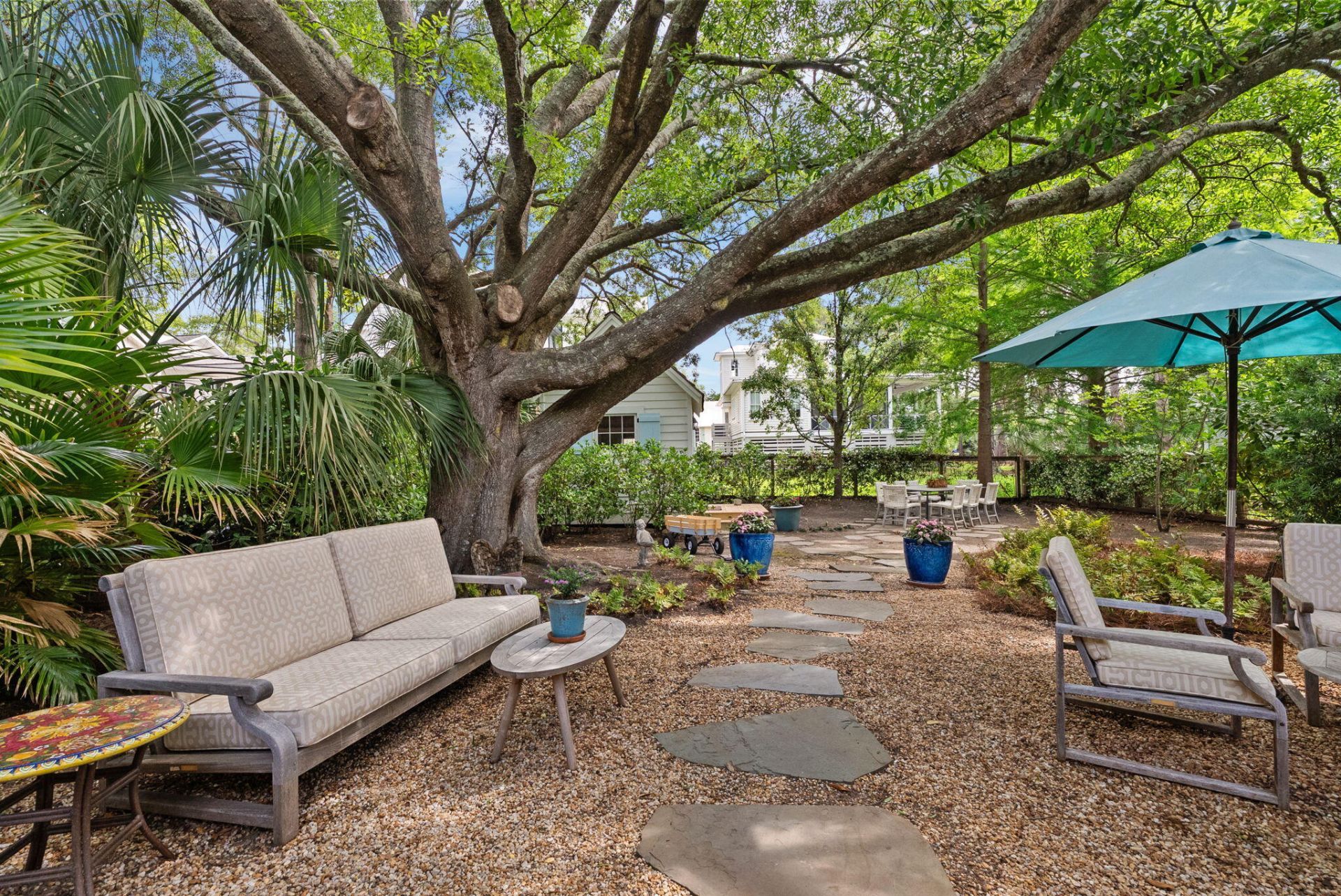 708 Pitt Street Photo 32