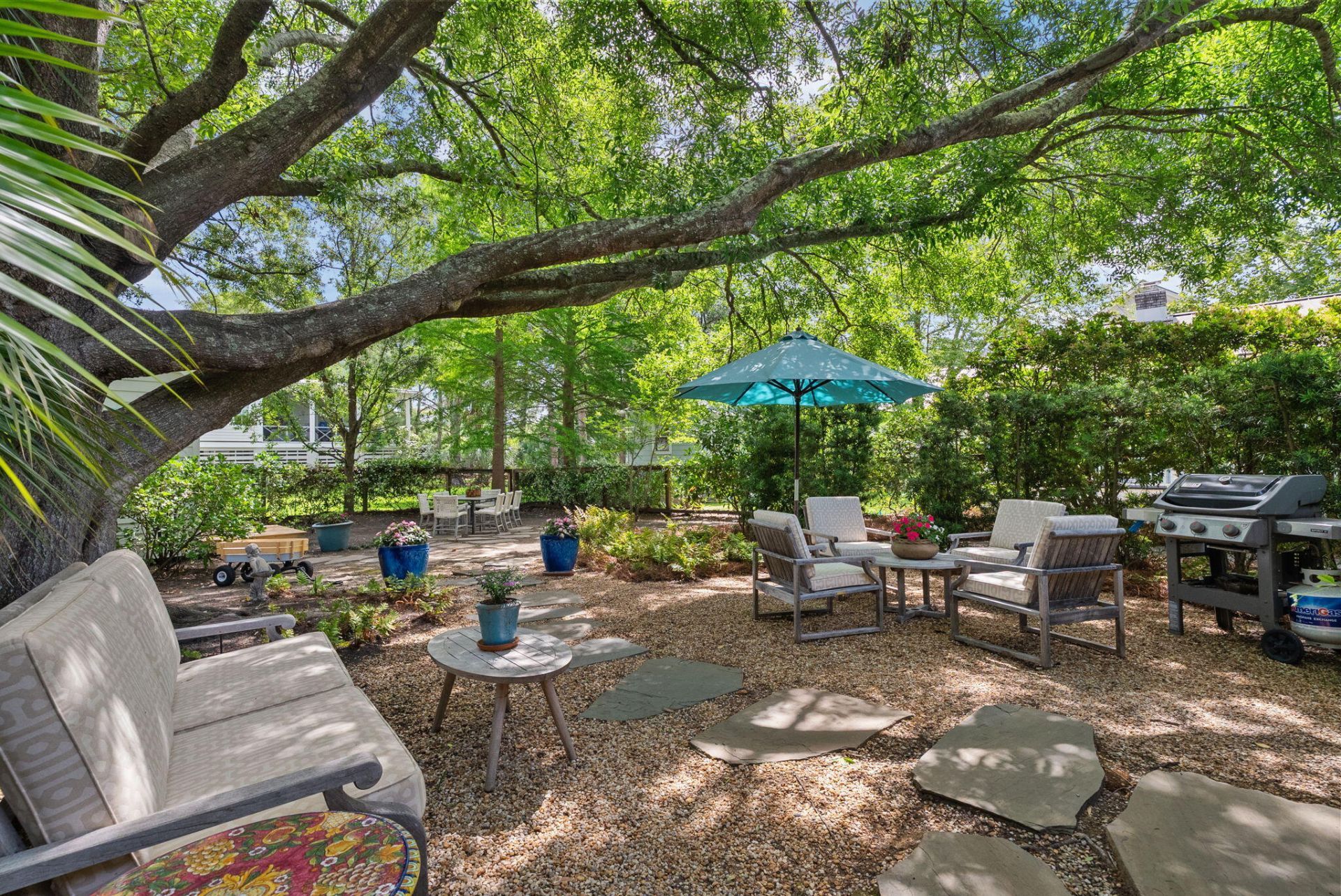 708 Pitt Street Photo 33
