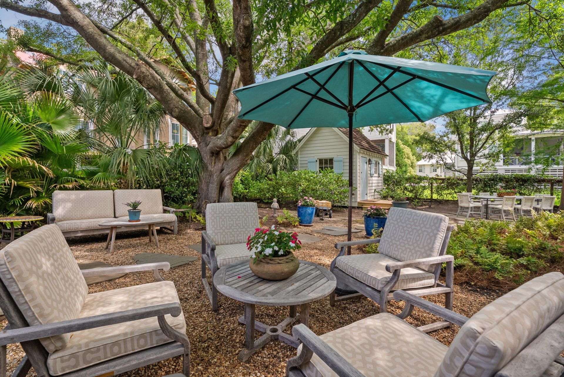 708 Pitt Street Photo 34