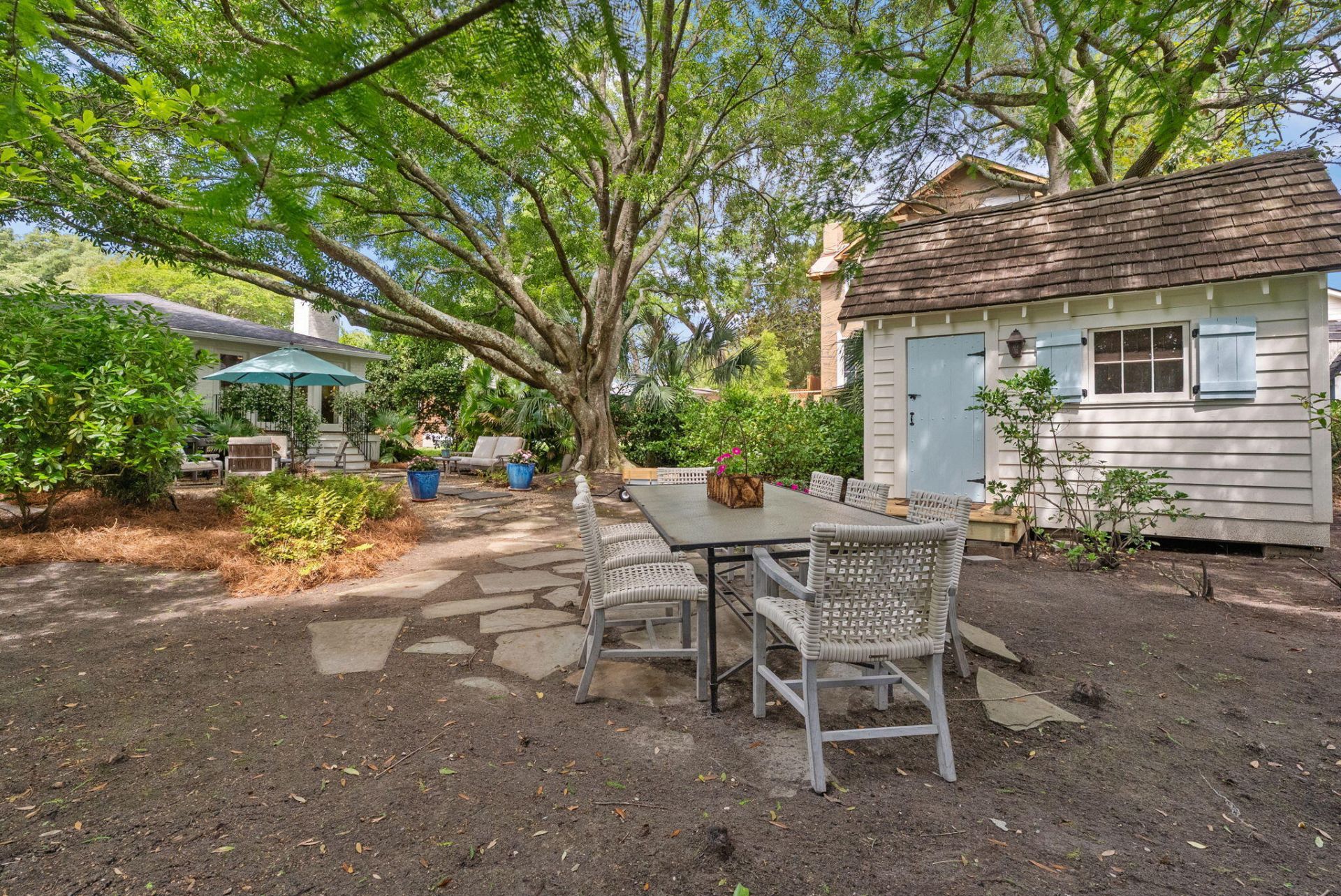 708 Pitt Street Photo 40
