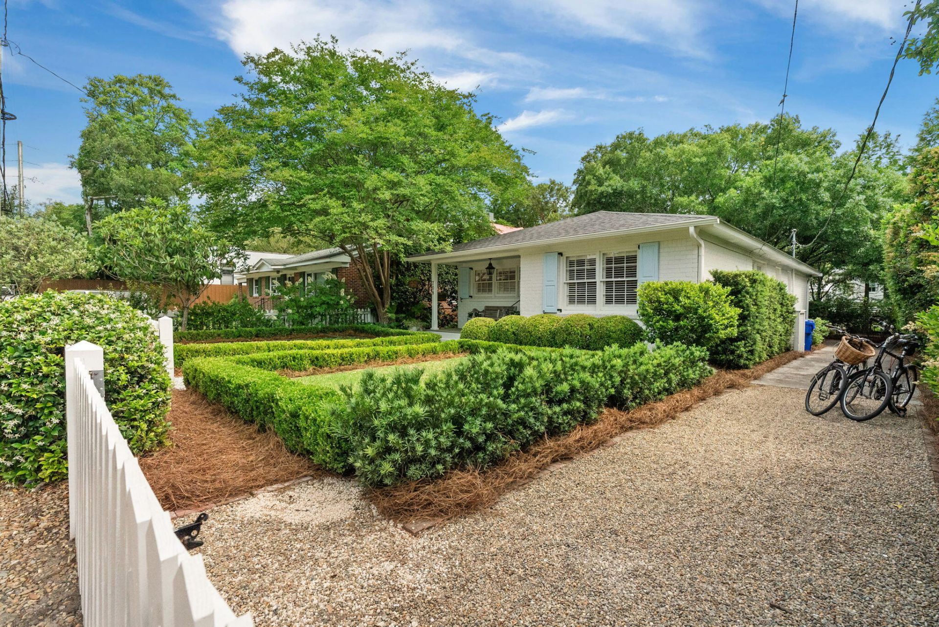 708 Pitt Street Photo 45