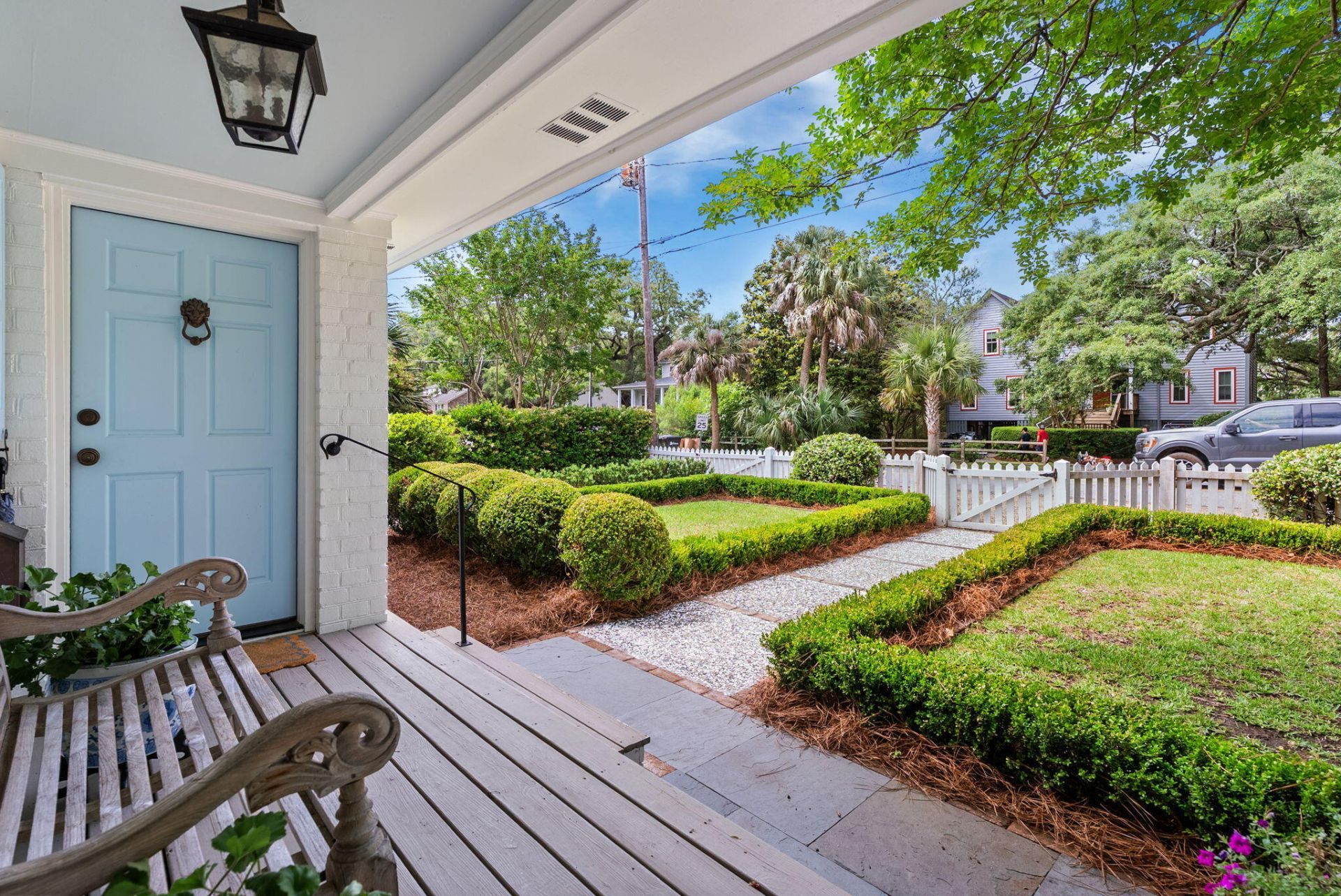 708 Pitt Street Photo 6