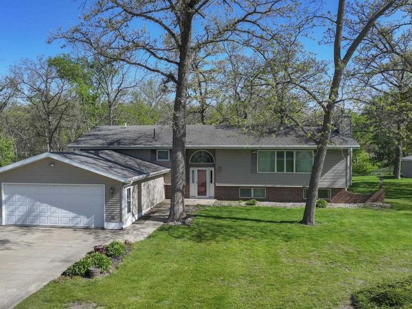15565 Highway 57 , Aplington, IA 50604
