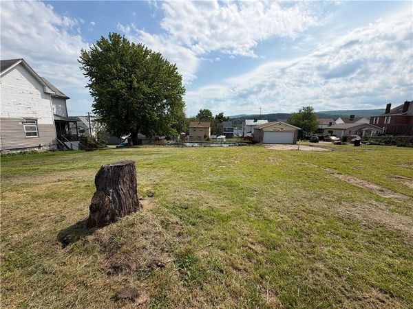317 S 9th St, Connellsville, PA 15425