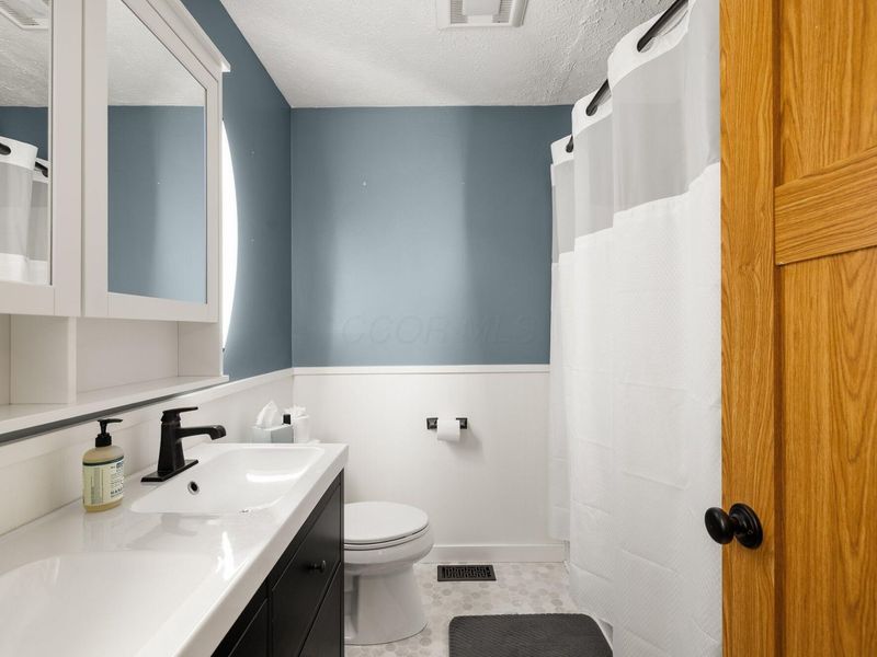 5800 Wendcliff Drive , Unit 5800B, Columbus, OH 43231 Photo 20