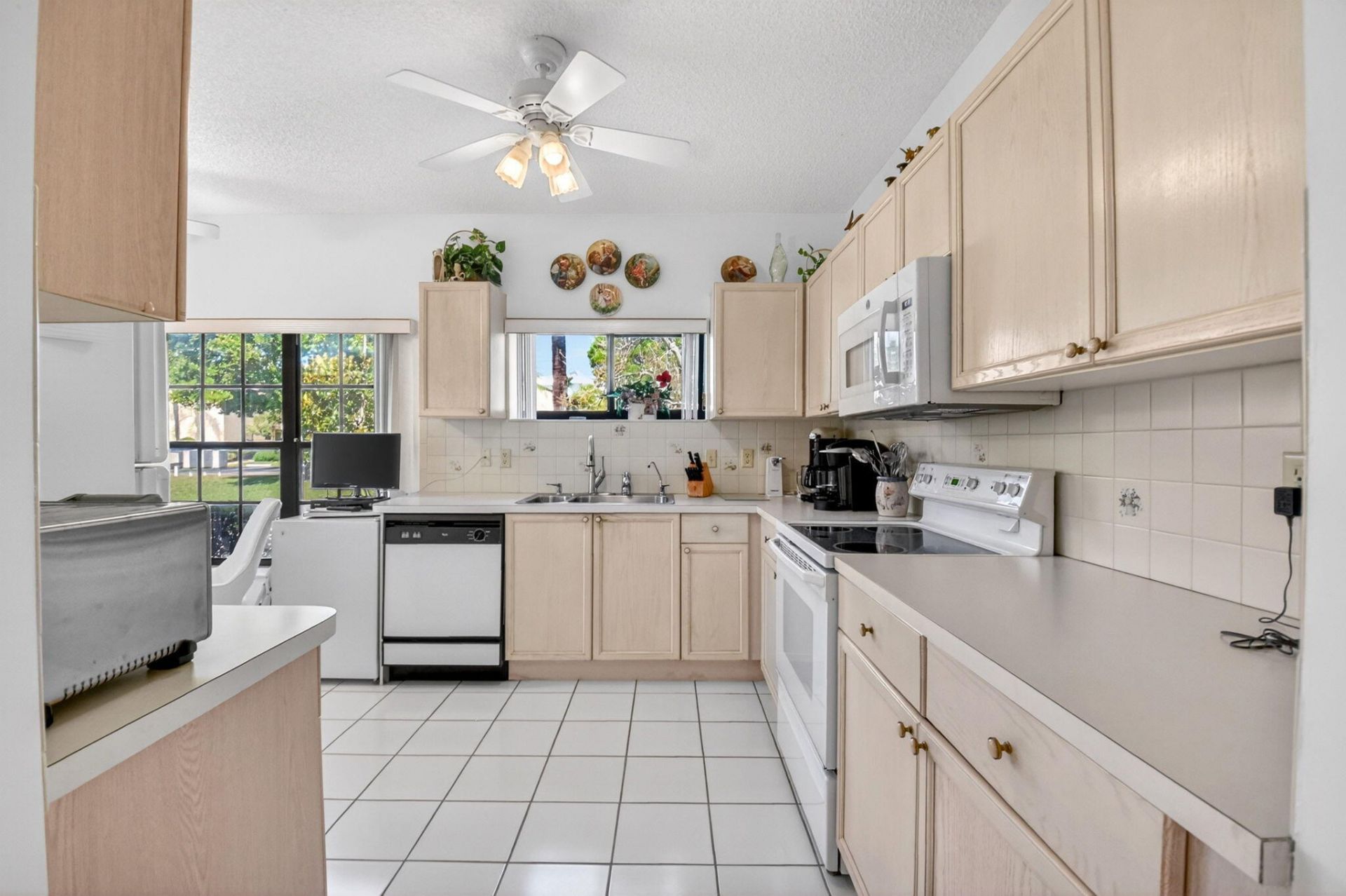 3281 Jog Park Drive, Greenacres, FL 33467 Photo