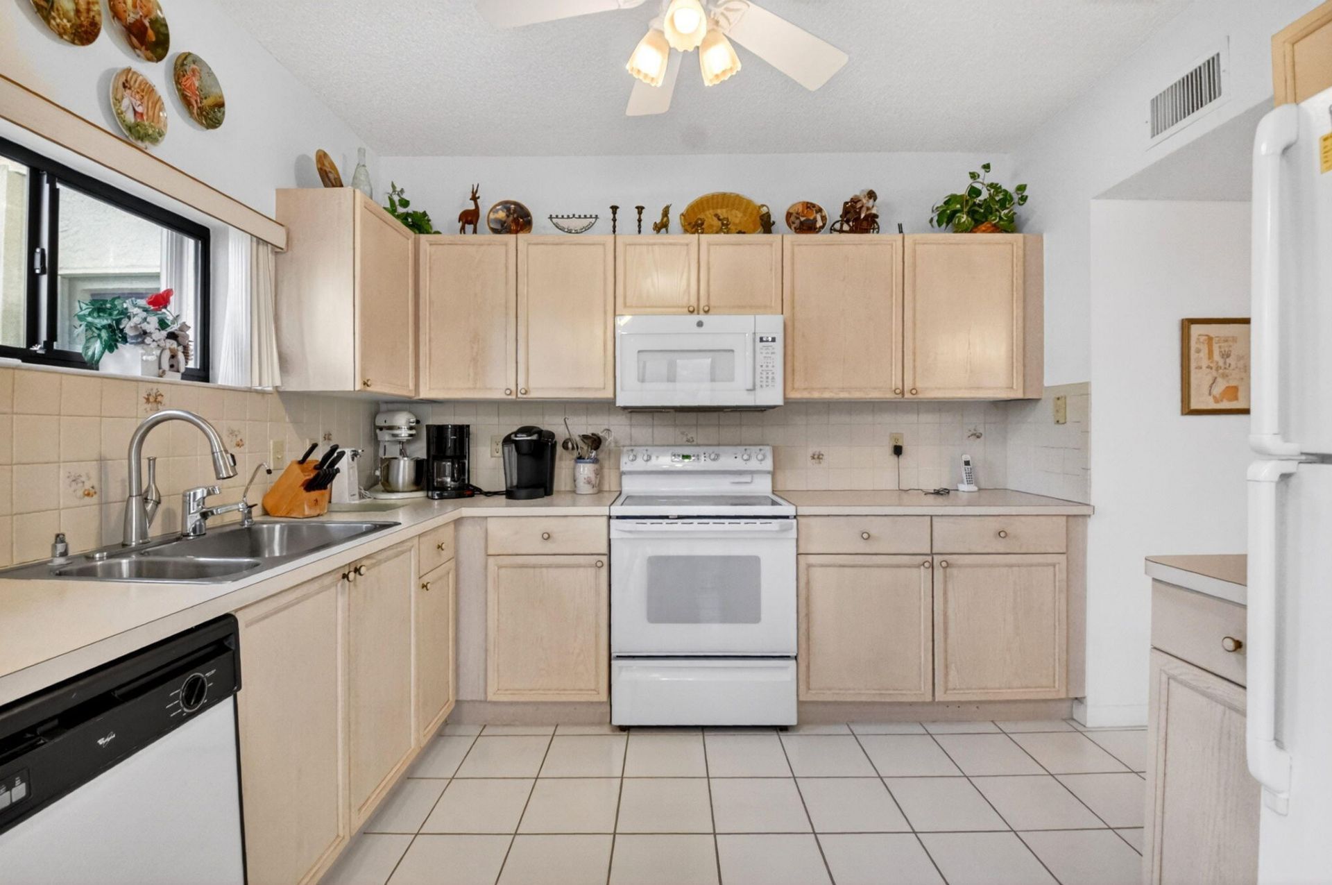 3281 Jog Park Drive, Greenacres, FL 33467 Photo