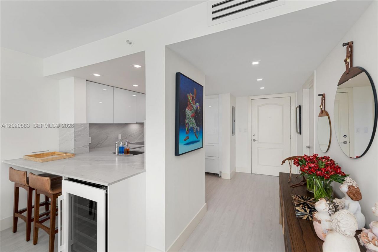 2101 NE Brickell Ave , Unit 2302, Miami, FL 33129 Photo