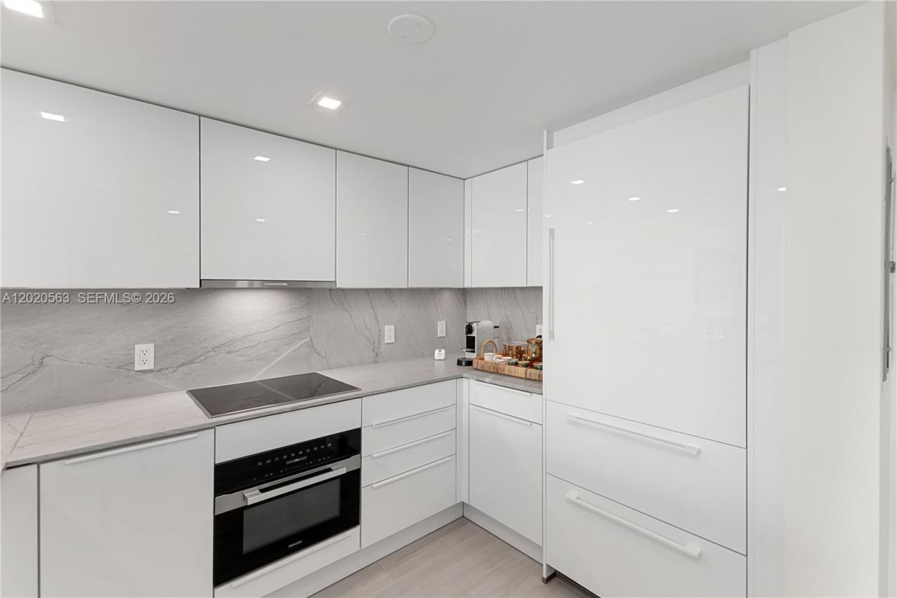 2101 NE Brickell Ave , Unit 2302, Miami, FL 33129 Photo