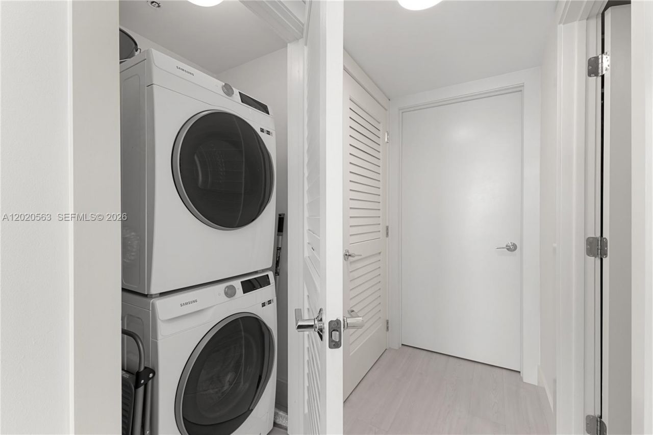 2101 NE Brickell Ave , Unit 2302, Miami, FL 33129 Photo