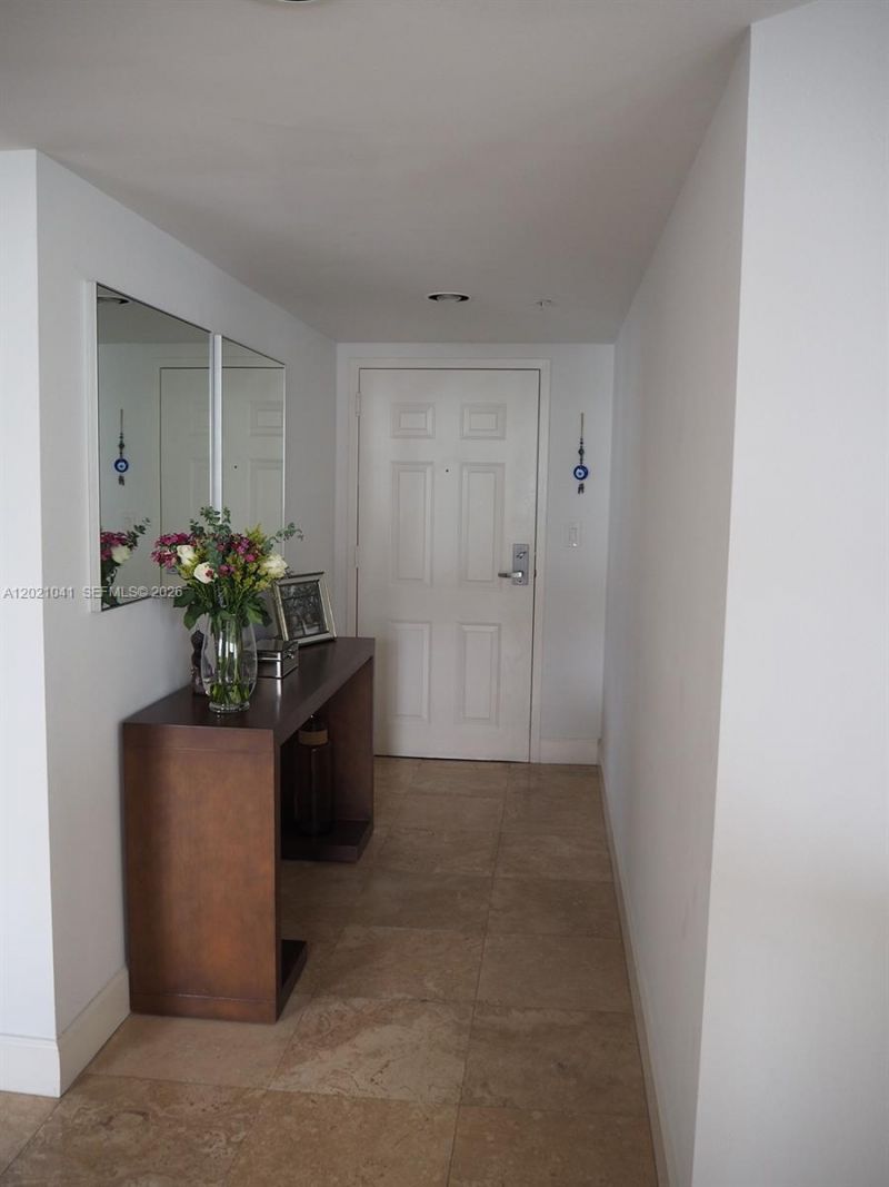 1155 Brickell Bay Dr, Unit 3102, Miami, FL 33131 Photo